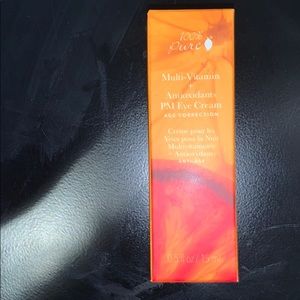 100% pure Organic multivitamin eye cream